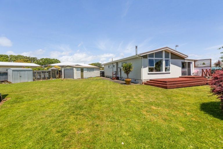 Photo of property in 5 Newbury Place, Waitara, 4320
