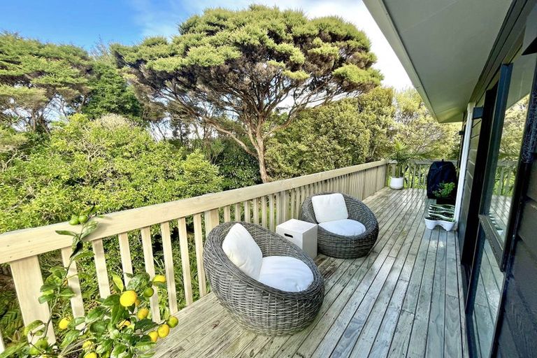 Photo of property in 1/85 Verran Road, Birkenhead, Auckland, 0626