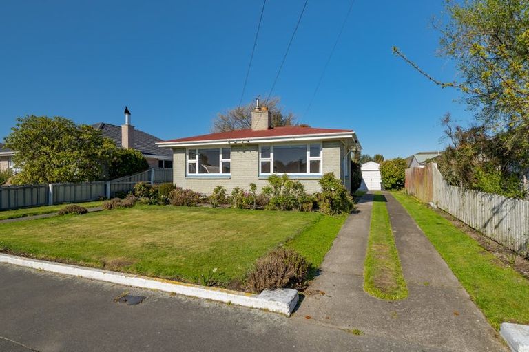 Photo of property in 25 Cranbrook Avenue, Burnside, Christchurch, 8053
