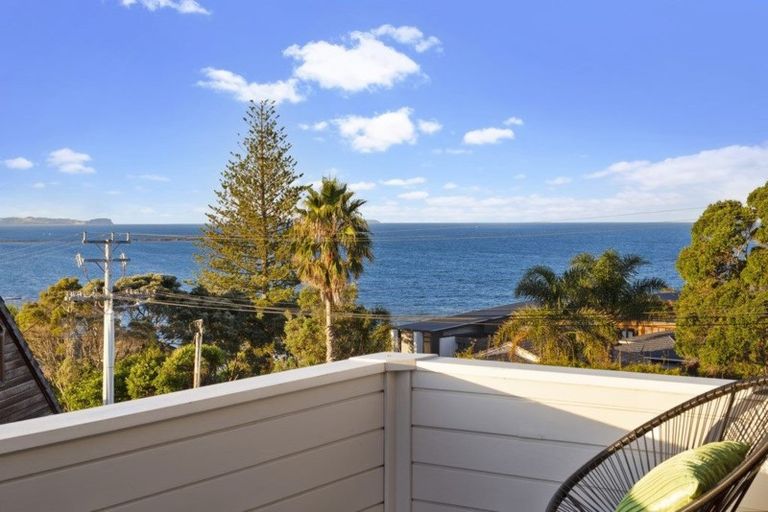 Photo of property in 1/36 Rothesay Bay Road, Rothesay Bay, Auckland, 0630