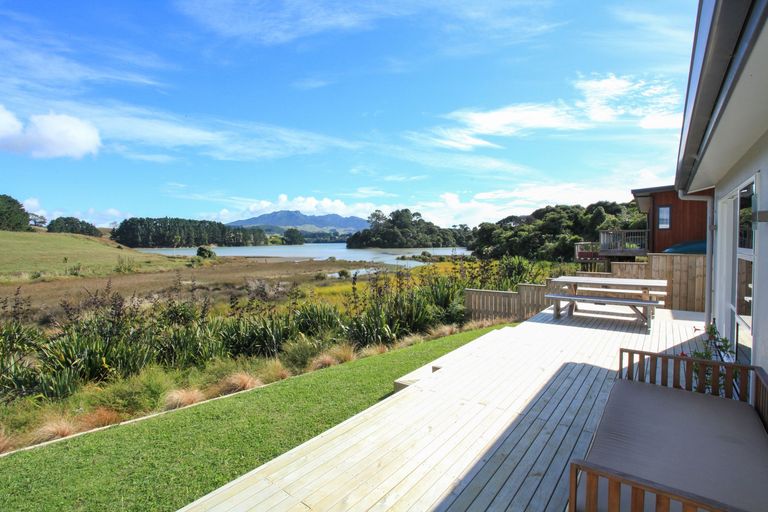Photo of property in 19 Robertson Street, Raglan, 3225
