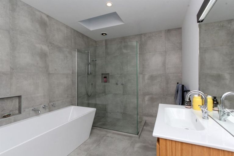 Photo of property in 22c Lismore Street, Strandon, New Plymouth, 4312