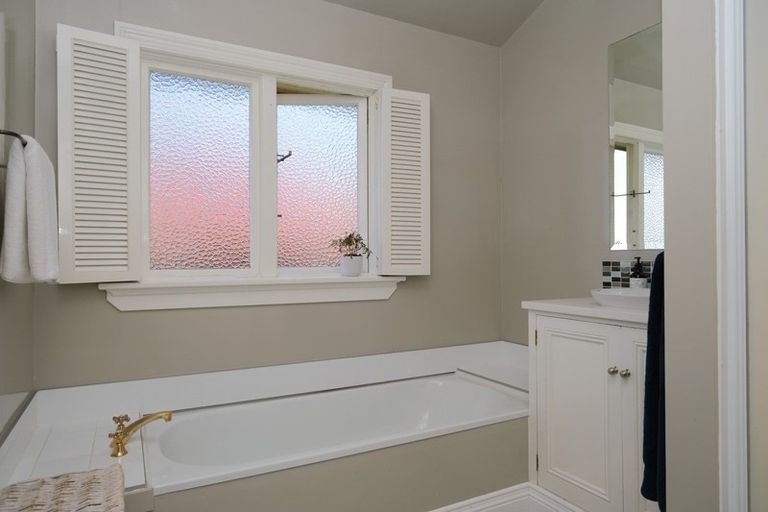 Photo of property in 86 Forbury Road, Saint Clair, Dunedin, 9012