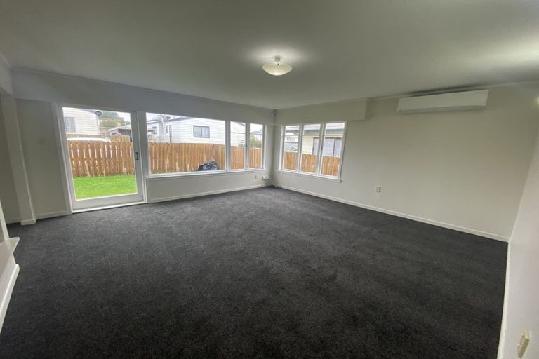 Photo of property in 1/31 Solveig Place, Randwick Park, Auckland, 2105