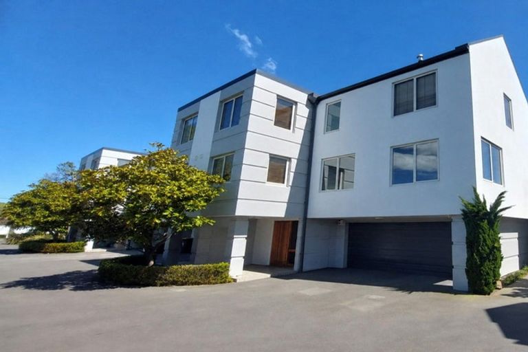 Photo of property in 4/17 Eversleigh Street, St Albans, Christchurch, 8014