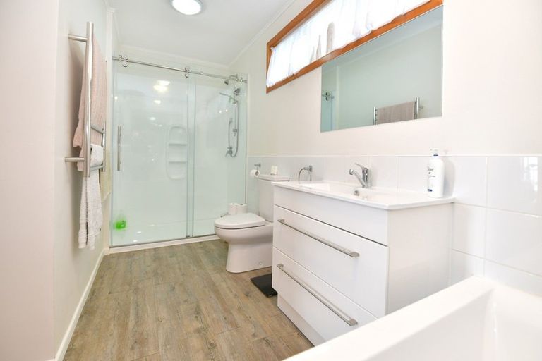 Photo of property in 135 Stanmore Bay Road, Stanmore Bay, Whangaparaoa, 0932