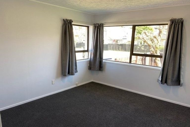 Photo of property in 1/10 Imogene Way, Half Moon Bay, Auckland, 2012