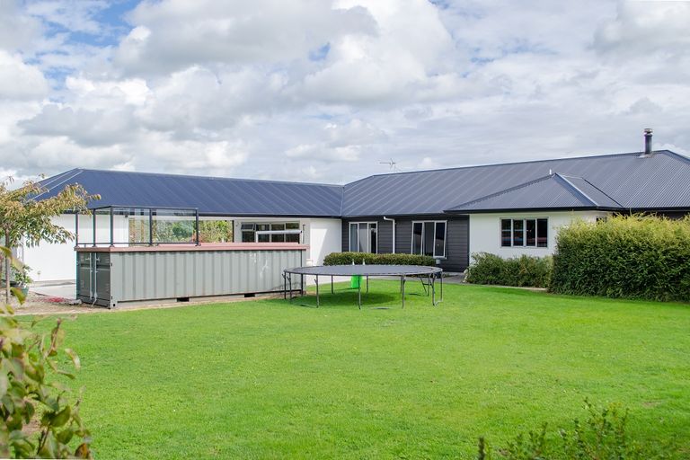 Photo of property in 2 The Glade, Carterton, 5713