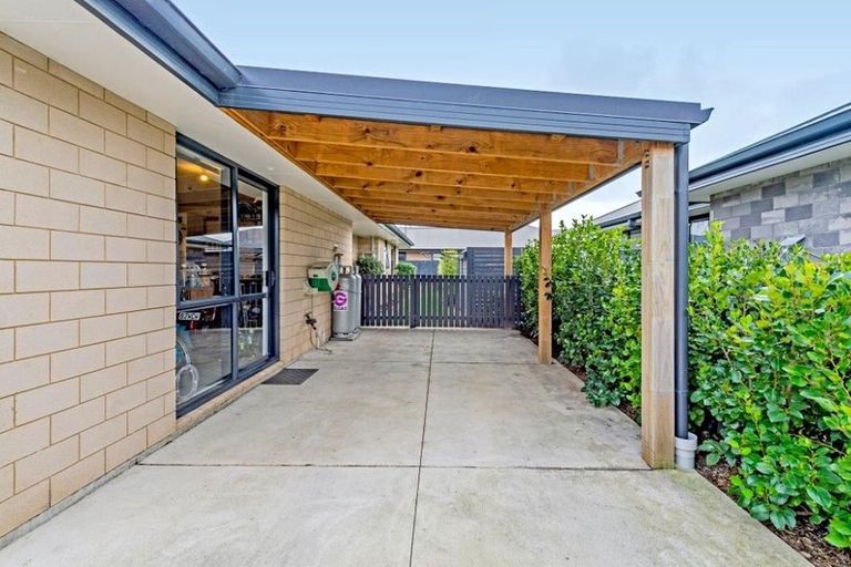 Photo of property in 1 Julia Close, Rolleston, 7614