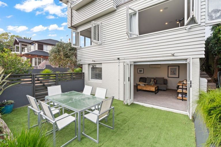 Photo of property in 75a Stanley Point Road, Stanley Point, Auckland, 0624