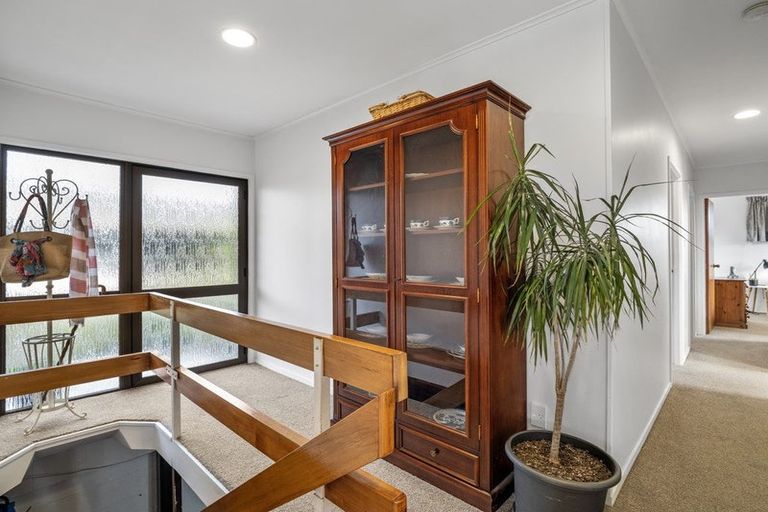 Photo of property in 85 Weatherly Road, Torbay, Auckland, 0630