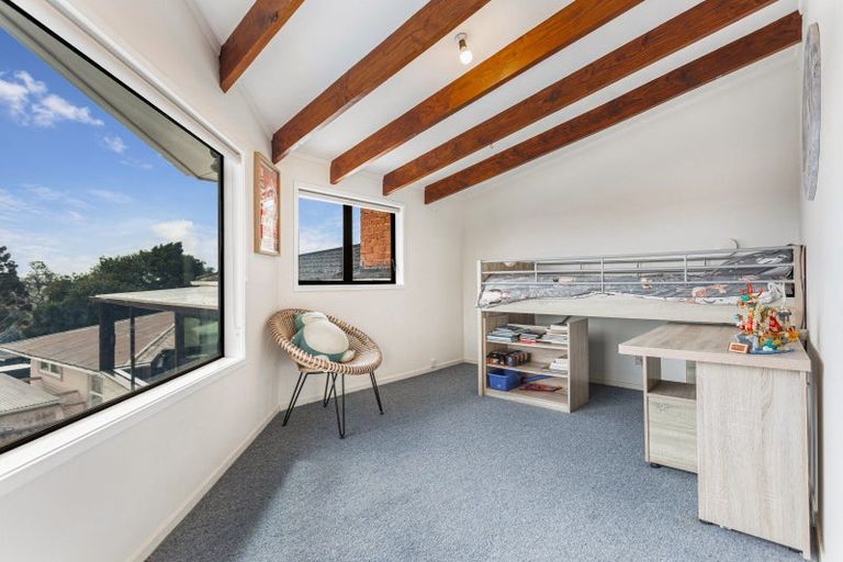 Photo of property in 24 Verbena Road, Birkdale, Auckland, 0626