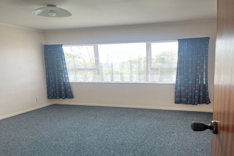 Photo of property in 1/31 Marlborough Avenue, Glenfield, Auckland, 0629