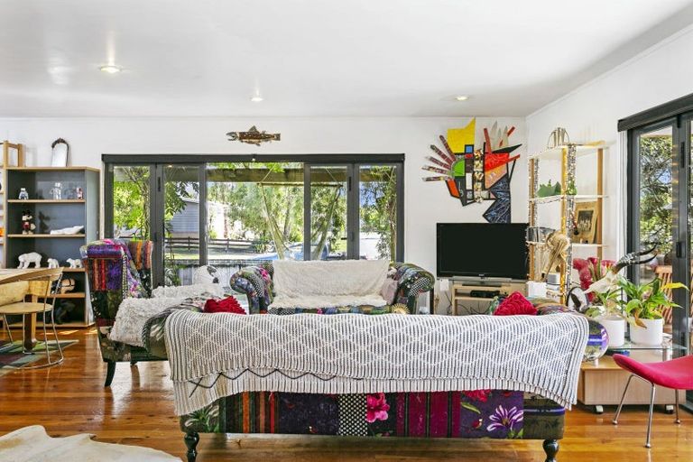 Photo of property in 193 Te Rangitautahanga Road, Turangi, 3334