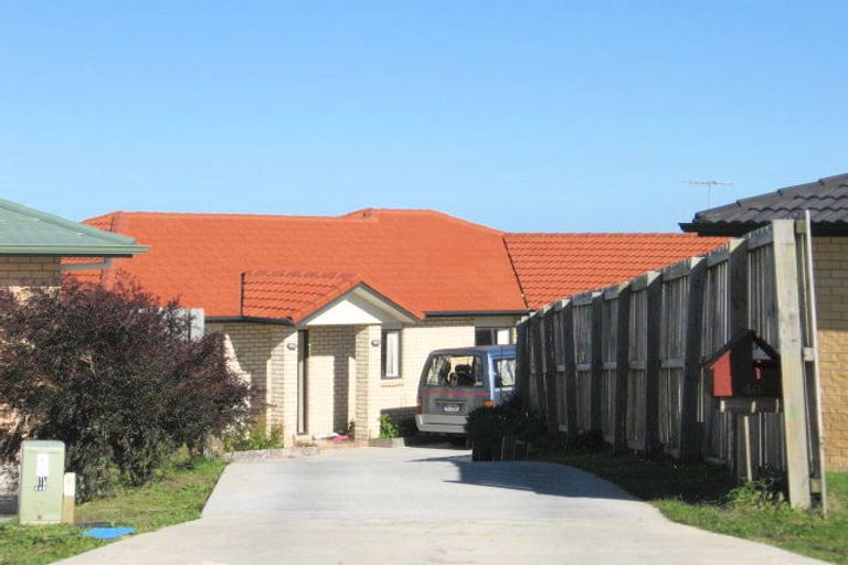 Photo of property in 40 Carn Place, Weymouth, Auckland, 2103