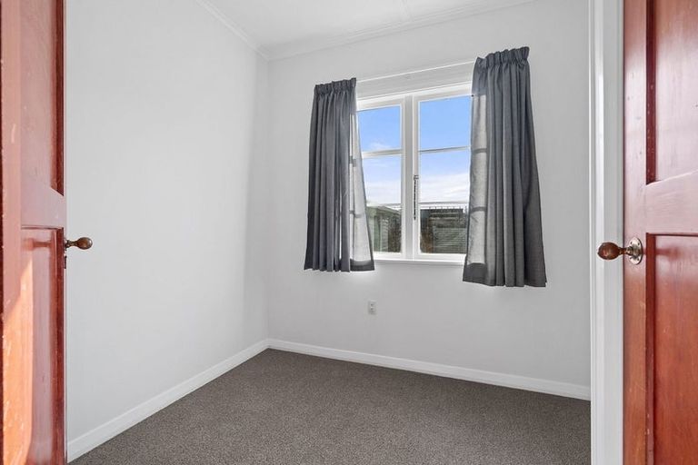Photo of property in 10 Mcgregor Crescent, Masterton, 5810