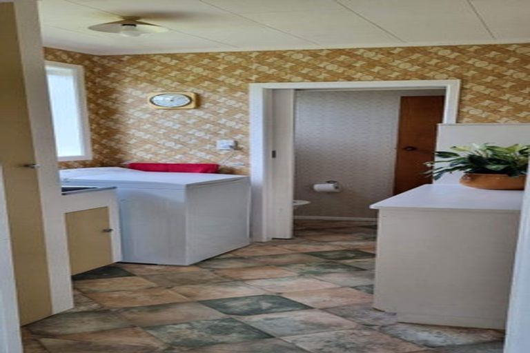 Photo of property in 9 Severn Place, Spotswood, New Plymouth, 4310