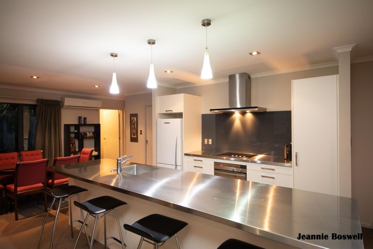 Photo of property in 5 Virtue Place, Hokowhitu, Palmerston North, 4410