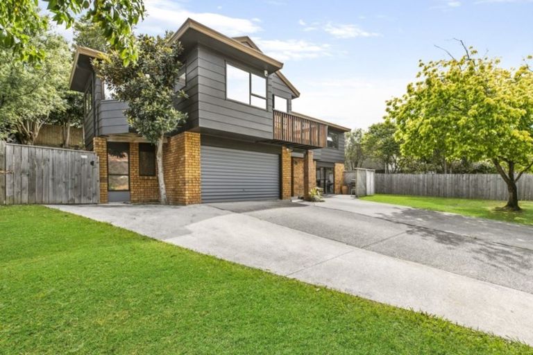 Photo of property in 20 Sandiacre Way, Browns Bay, Auckland, 0630
