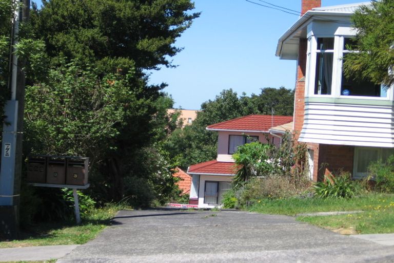 Photo of property in 2/252 Onewa Road, Birkenhead, Auckland, 0626