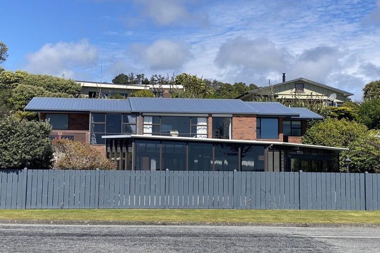 Photo of property in 1 Domain Terrace, Karoro, Greymouth, 7805