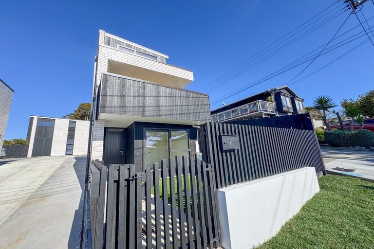 Photo of property in 1/9 Utting Street, Birkdale, Auckland, 0626