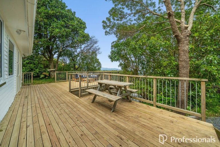 Photo of property in 77 Maungaraki Road, Korokoro, Lower Hutt, 5012