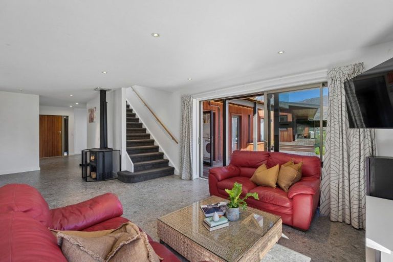 Photo of property in 314 Beacon Point Road, Wanaka, 9305