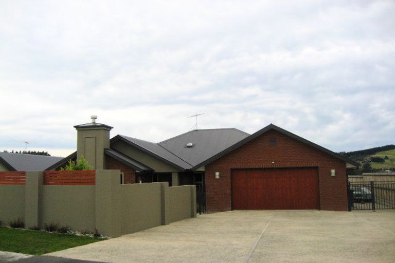Photo of property in 42 Holyport Close, Fairfield, Dunedin, 9018