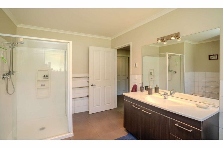 Photo of property in 4 Kotare Heights, Kerikeri, 0230