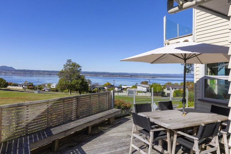 Photo of property in 10 Wakeman Road, Acacia Bay, Taupo, 3330