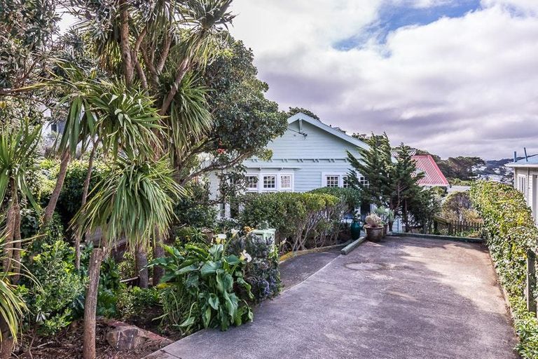 Photo of property in 20 Milne Terrace, Island Bay, Wellington, 6023