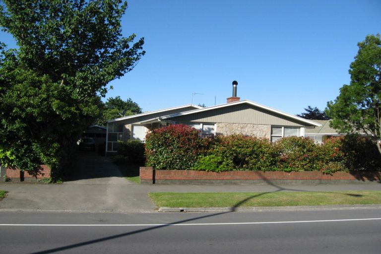 Photo of property in 352 Memorial Avenue, Burnside, Christchurch, 8053