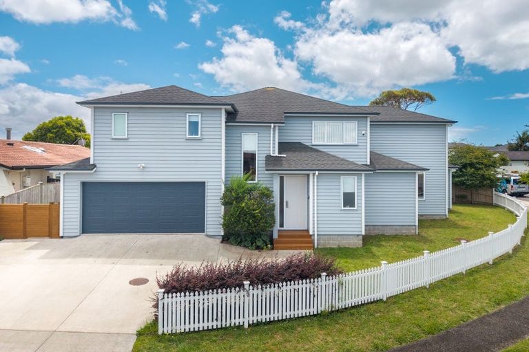 Photo of property in 10 Hedge Row, Sunnyhills, Auckland, 2010