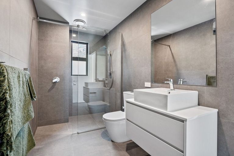 Photo of property in 35 Alps View Place, Lake Hayes, Queenstown, 9304