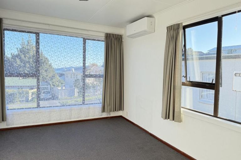 Photo of property in 17 Cypress Drive, Maungaraki, Lower Hutt, 5010