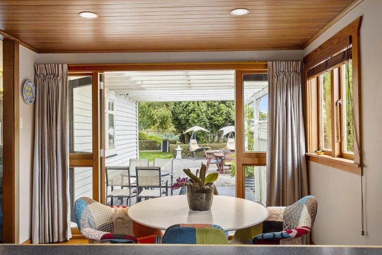 Photo of property in 2 Church Street, Amberley, 7410