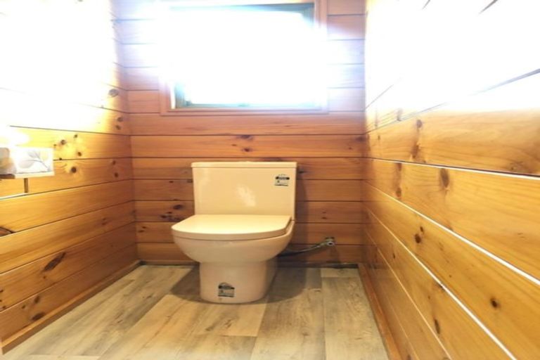 Photo of property in 5 Loughanure Place, Massey, Auckland, 0614