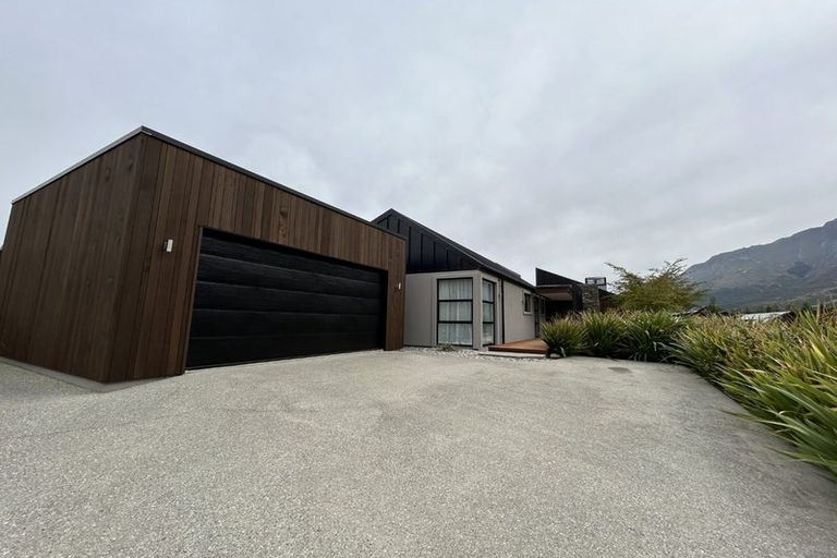 Photo of property in 26 Jacks Point Rise, Jacks Point, Queenstown, 9371