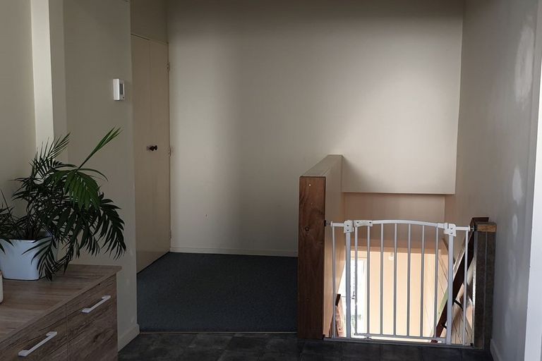 Photo of property in 3 Quinn Grove, Ranui, Porirua, 5024