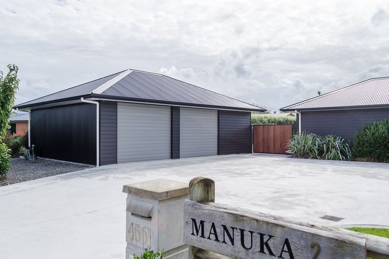 Photo of property in 2 The Glade, Carterton, 5713