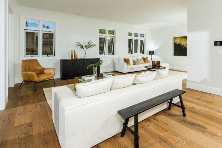 Photo of property in 24 Hinemoa Street, Birkenhead, Auckland, 0626