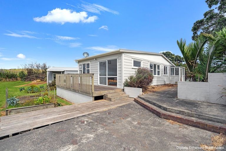 Photo of property in 125 Rehutai Road, Baylys Beach, Dargaville, 0377