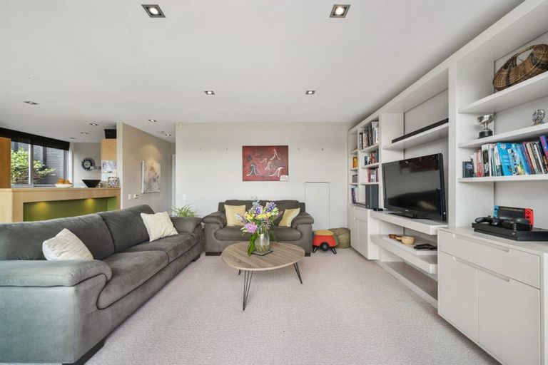 Photo of property in 36 Mantell Street, Seatoun, Wellington, 6022