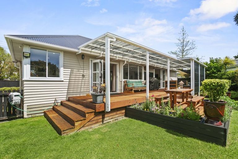 Photo of property in 53 Govett Avenue, Frankleigh Park, New Plymouth, 4310