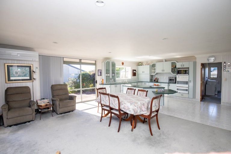 Photo of property in 15 Walton Place, Ngatea, 3503