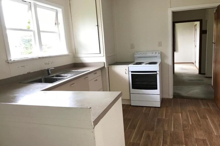 Photo of property in 17 William Souter Street, Forrest Hill, Auckland, 0620