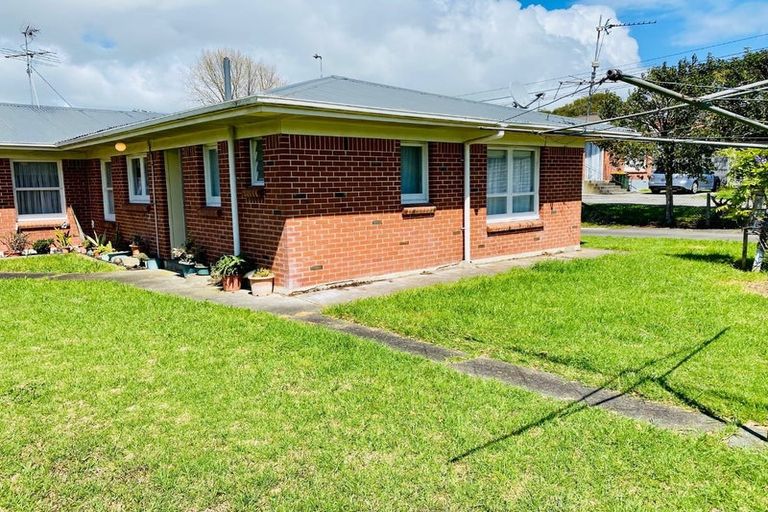 Photo of property in 9a Kirton Crescent, Manurewa, Auckland, 2102