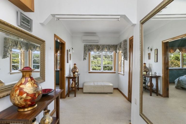 Photo of property in 57 Mills Road, Brooklyn, Wellington, 6021