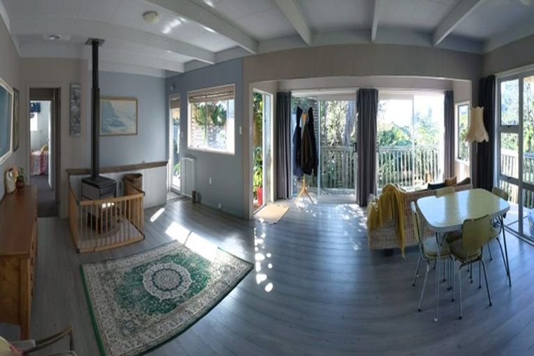 Photo of property in 15 Linda Street, Oakura, 4314